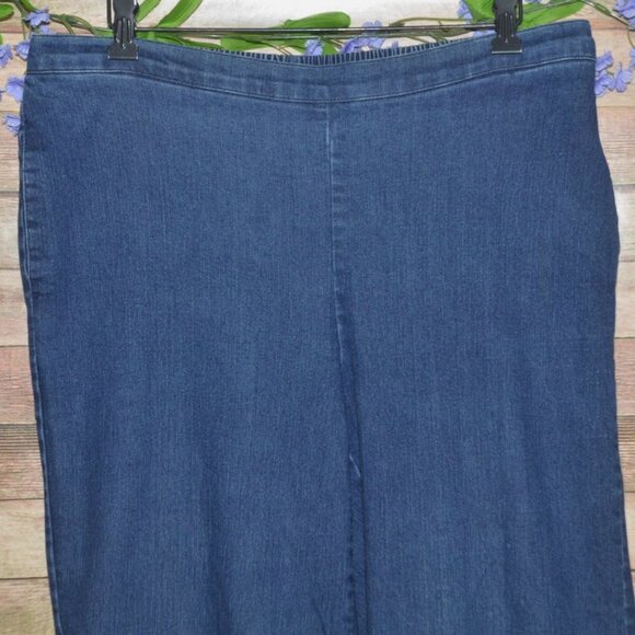 Alfred Dunner Pull On Jeans Women’s Size 12 12P Petite Blue Denim Stretch Pocket - Picture 2 of 6
